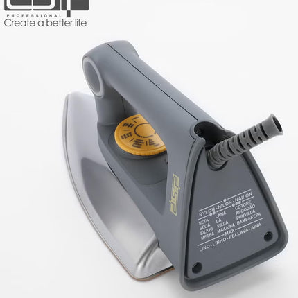 مكواة جافة DSP بقوة 1200 واط - خفيفة الوزن وسهلة الاستخدام - تسخين سريع، قاعدة غير لاصقة - مثالية للاستخدام اليومي على جميع أنواع الأقمشة - موديل KD1177