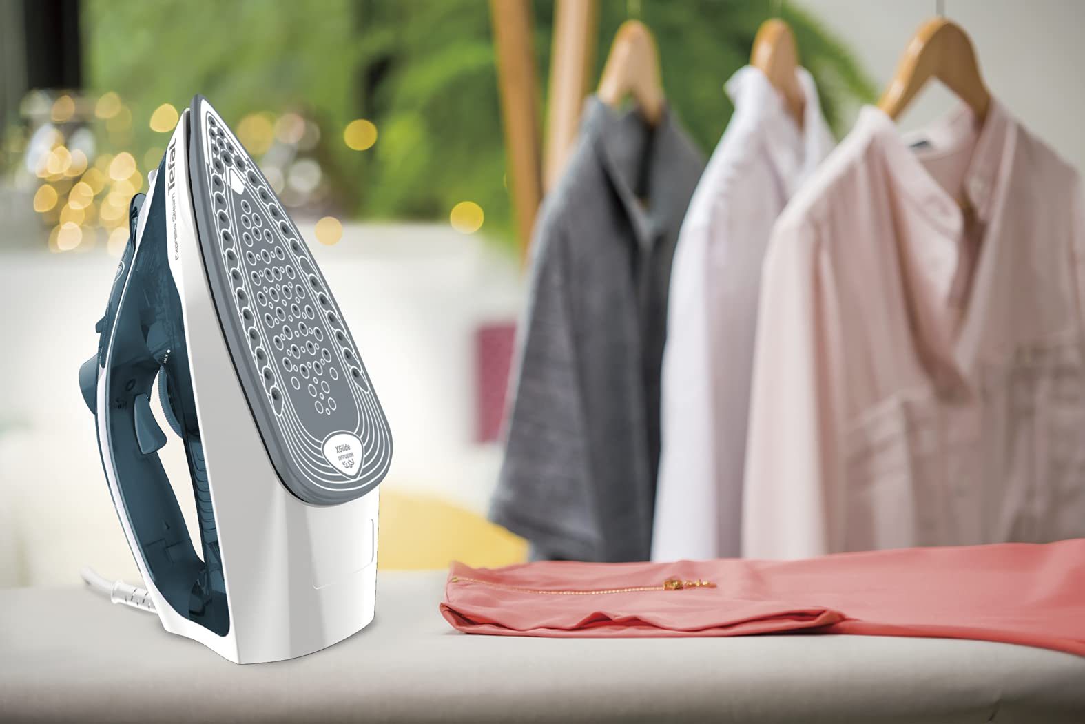 TEFAL Steam Iron | Express Steam | Iron Steamer | 2400 W | 270 ml | Blue/White | Cerilium/Plastic | 1 Years Warranty | FV2831M0