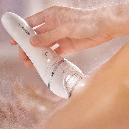 ماكينة إزالة الشعر اللاسلكية Philips Epilator Series 8000 للاستخدام الرطب والجاف للساقين والجسم مع 5 ملحقات. رأس حلاقة ومشط تشذيب. 3 دبابيس، Bre710/01.